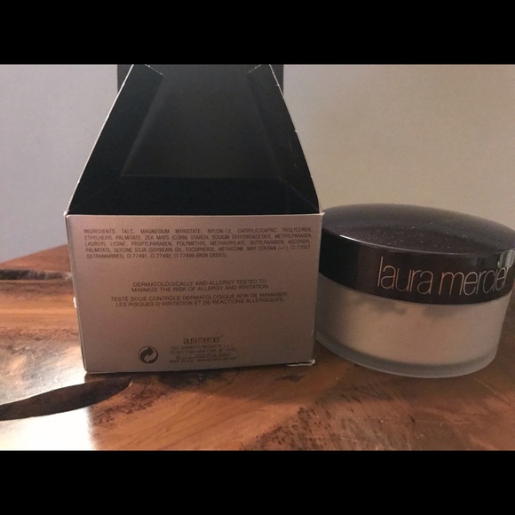 laura mercier Other - NWOT Laura Mercier Loose Setting Powder